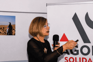 ARCHIVO: Imágen de Charo Quintana durante una intervención en el Ágora| Pool Ágora Solidaria Cultura y Memoria Luis Toca/Óscar Juárez - 04.06.2026